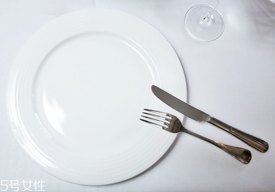 吃西餐的正確方法圖解 吃西餐的基本禮儀 吃西餐的正確方法圖解 吃西餐的基本禮儀