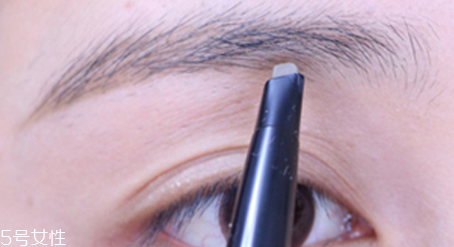如何畫水霧眉自然好看 各種眉形的畫法教程 如何畫水霧眉自然好看 各種眉形的畫法教程
