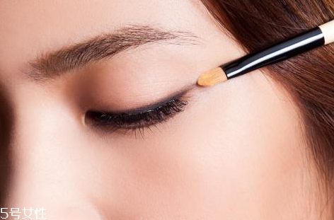 kissme纖長(zhǎng)濃密哪個(gè)好用 眼線和睫毛膏的使用順序 kissme纖長(zhǎng)濃密哪個(gè)好用 眼線和睫毛膏的使用順序