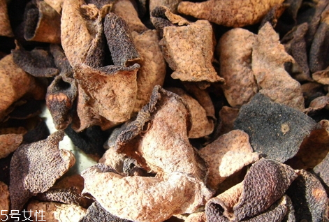 陳皮可以用橘子皮代替嗎 陳皮可以用橘子皮代替嗎