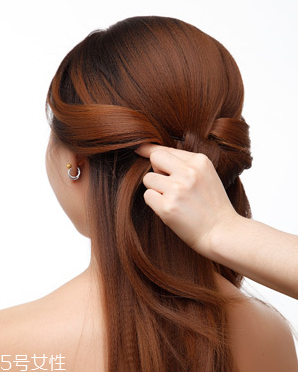 新娘發(fā)型圖片2018款教程 結(jié)婚的時候給化妝師看 新娘發(fā)型圖片2018款教程 結(jié)婚的時候給化妝師看