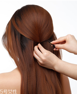 新娘發(fā)型圖片2018款教程 結(jié)婚的時候給化妝師看 新娘發(fā)型圖片2018款教程 結(jié)婚的時候給化妝師看