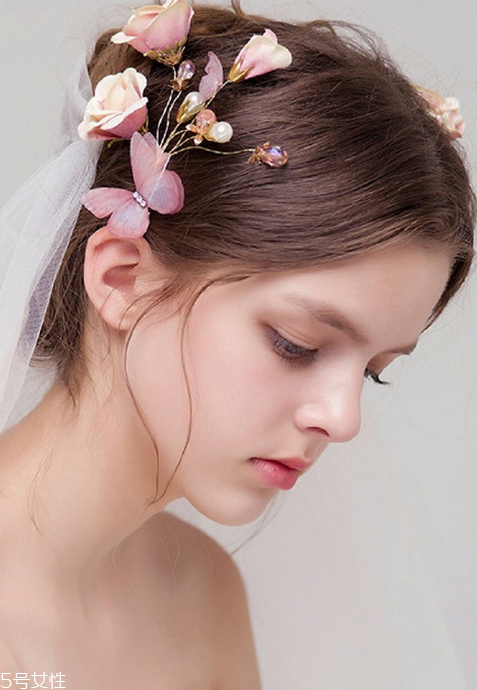 新娘發(fā)型圖片2018款教程 結(jié)婚的時候給化妝師看 新娘發(fā)型圖片2018款教程 結(jié)婚的時候給化妝師看
