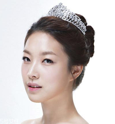 新娘發(fā)型圖片2018款教程 結(jié)婚的時候給化妝師看 新娘發(fā)型圖片2018款教程 結(jié)婚的時候給化妝師看