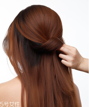 新娘發(fā)型圖片2018款教程 結(jié)婚的時候給化妝師看 新娘發(fā)型圖片2018款教程 結(jié)婚的時候給化妝師看