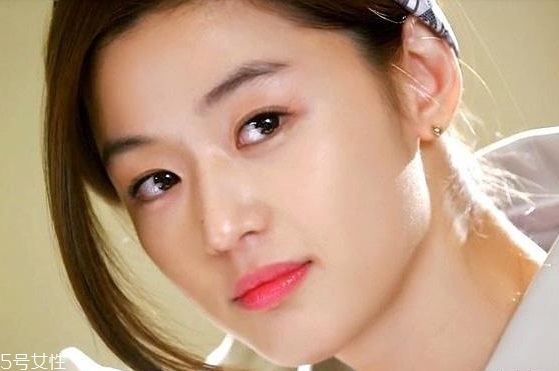 高光用在化妝的哪一步 不會(huì)化妝的妹子新手教程分享 高光用在化妝的哪一步 不會(huì)化妝的妹子新手教程分享