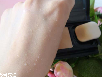 迪奧凝脂恒久粉餅好用嗎？輕薄持久適合春夏