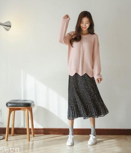 波點裙搭配什么上衣？復(fù)古混搭風(fēng)女王