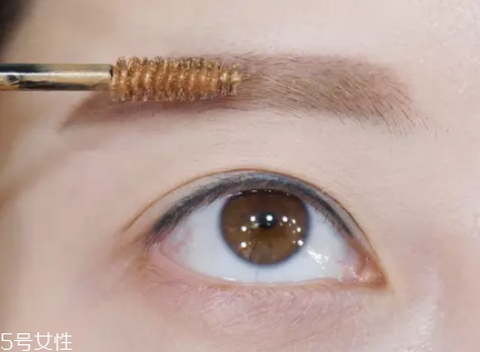 眉毛短怎么變長？畫眉大法拯救短眉星人