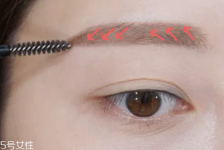 眉毛短怎么變長？畫眉大法拯救短眉星人