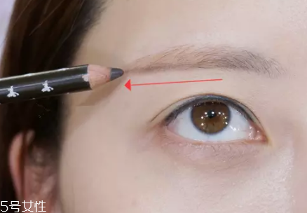 眉毛短怎么變長？畫眉大法拯救短眉星人