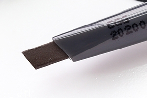 砍刀眉筆怎么畫(huà)眉毛？4個(gè)步驟新手也能輕松畫(huà)眉