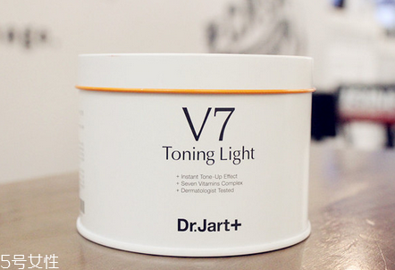 素顏霜和cc霜哪個先用 讓你的肌膚更加靚麗 素顏霜和cc霜哪個先用 讓你的肌膚更加靚麗