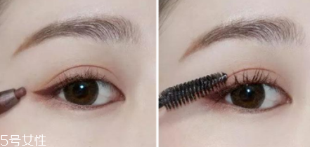 日常眼妝的畫法步驟圖片 傻瓜式眼妝一學(xué)就會(huì) 日常眼妝的畫法步驟圖片 傻瓜式眼妝一學(xué)就會(huì)