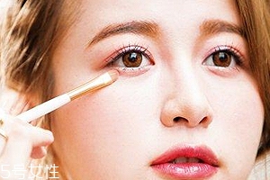 臥蠶筆怎么畫臥蠶？三步讓你擁有少女般的眼眸