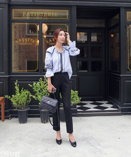 腳寬的女生穿什么高跟鞋？這幾款都很適合