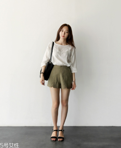 腳寬的女生穿什么高跟鞋？這幾款都很適合