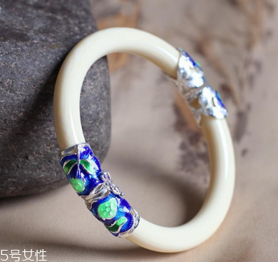 象牙手鐲可以天天戴嗎？這些忌諱要清楚