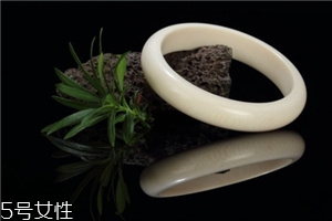 象牙手鐲可以天天戴嗎？這些忌諱要清楚