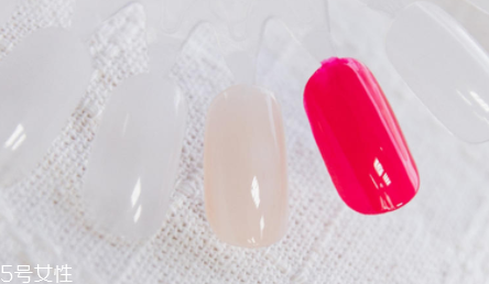 怎么自己在家美甲？4個步驟打造創(chuàng)意美甲