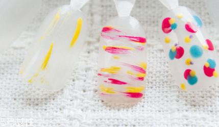 怎么自己在家美甲？4個步驟打造創(chuàng)意美甲