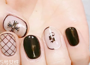 怎么自己在家美甲？4個步驟打造創(chuàng)意美甲