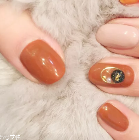 怎么自己在家美甲？4個步驟打造創(chuàng)意美甲