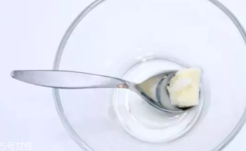 顯年輕的口紅色有哪些？TF黑管口紅溫柔又活潑