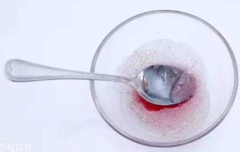 顯年輕的口紅色有哪些？TF黑管口紅溫柔又活潑