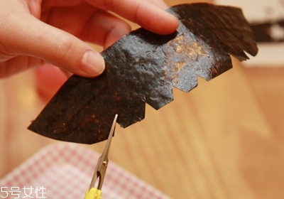 三角海苔飯團怎么包 海苔基本4種包法 三角海苔飯團怎么包 海苔基本4種包法