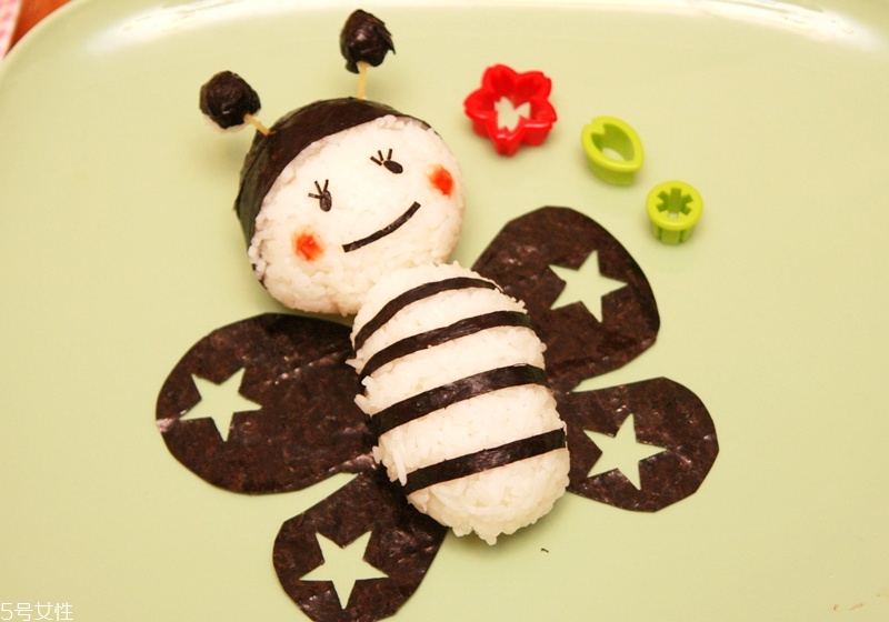 三角海苔飯團怎么包 海苔基本4種包法 三角海苔飯團怎么包 海苔基本4種包法