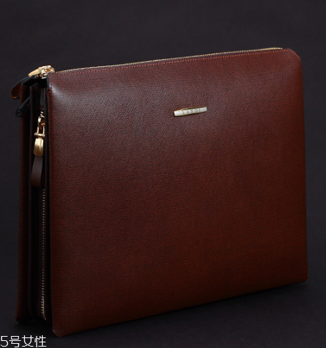 男生怎么穿顯得成熟？輕松塑造穩(wěn)重形象