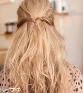 蓬松麻花辮的扎法圖解 三步打造自然不刻意麻花辮 蓬松麻花辮的扎法圖解 三步打造自然不刻意麻花辮