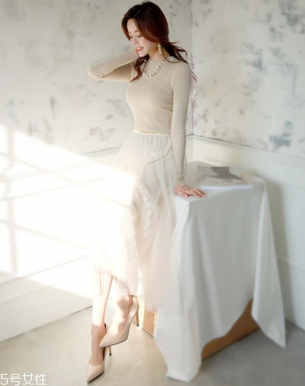 蕾絲長裙配什么鞋子？為你加足時髦指數(shù)