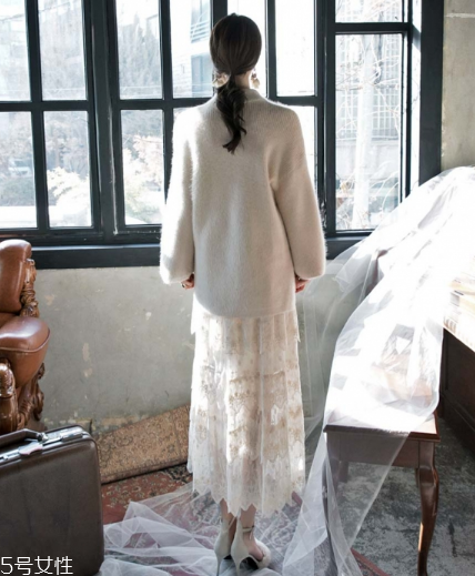 蕾絲長裙配什么鞋子？為你加足時(shí)髦指數(shù)
