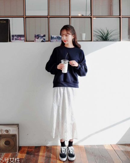 蕾絲長裙配什么鞋子？為你加足時髦指數(shù)