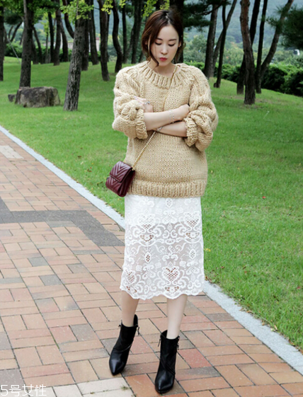 蕾絲長裙配什么鞋子？為你加足時(shí)髦指數(shù)