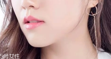 黃皮素顏怎么選口紅？這4種色號(hào)不化妝也女神