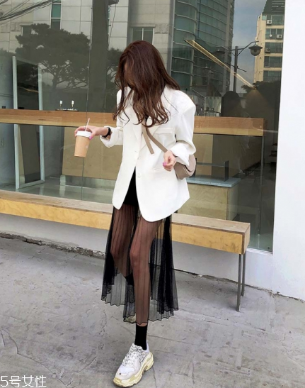 春天穿什么長裙好看？這幾款助你魅力激增