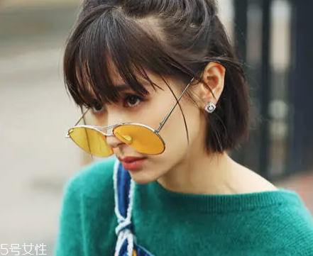 戴眼鏡怎么化妝好看？這么化妝比戴美瞳還美貌