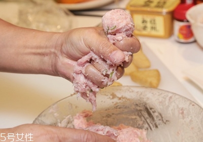 日式關東煮的做法及配方圖解 日式關東煮的做法及配方圖解