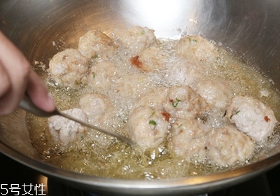 日式關東煮的做法及配方圖解 日式關東煮的做法及配方圖解