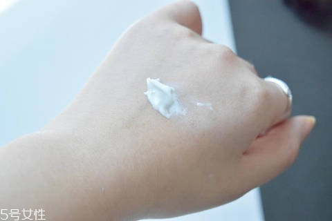 素顏霜適合哪個年齡段用 dr.jart v7素顏霜真假辨別方法 素顏霜適合哪個年齡段用 dr.jart v7素顏霜真假辨別方法