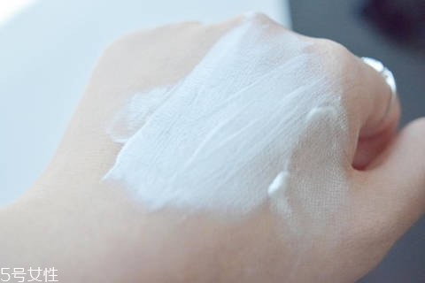 素顏霜適合哪個年齡段用 dr.jart v7素顏霜真假辨別方法 素顏霜適合哪個年齡段用 dr.jart v7素顏霜真假辨別方法