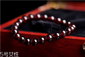 石榴石手鏈睡覺能戴嗎？這些情況你需要考慮