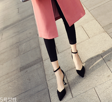 高跟鞋前面擠腳怎么辦？高跟鞋擠腳這樣做
