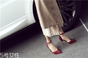 高跟鞋前面擠腳怎么辦？高跟鞋擠腳這樣做