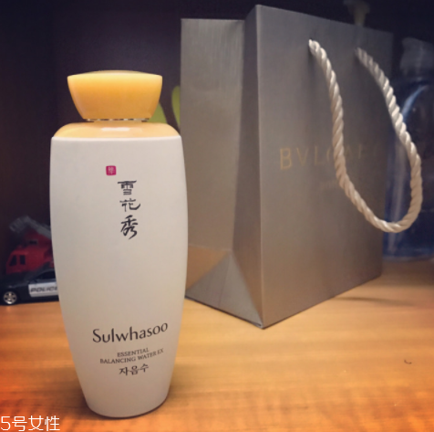 雪花秀平衡水和潤顏水哪個(gè)好？潤顏水是鎮(zhèn)店之寶