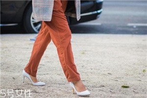 高跟鞋鞋跟太響怎么辦？走路太響這樣解決