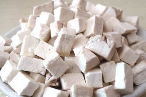 茯苓什么時(shí)候吃好 一年四季均可服用 茯苓什么時(shí)候吃好 一年四季均可服用